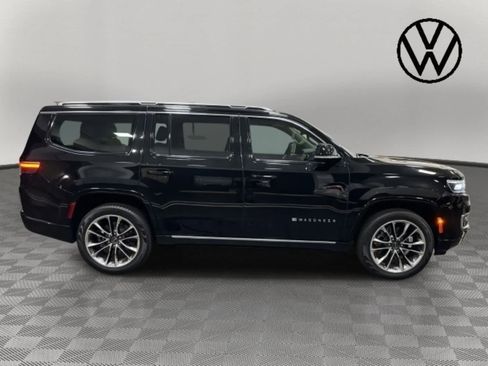 Used 2024 Jeep Wagoneer Series III w/ Premium Group I image 2