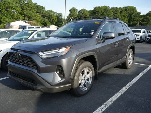 Used 2025 Toyota RAV4 XLE AWD/4WD image 3