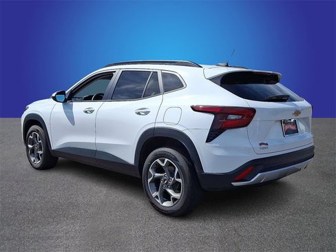 New 2025 Chevrolet Trax LT w/ LT Convenience Package image 4