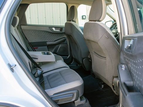 Used 2020 Ford Escape SE image 32