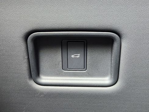 Used 2025 Land Rover Range Rover Sport AWD/4WD image 21