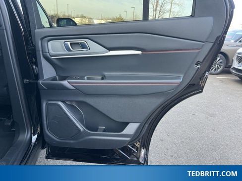 Certified 2026 Ford Explorer ST-Line w/ ST-Line Street Pack image 21