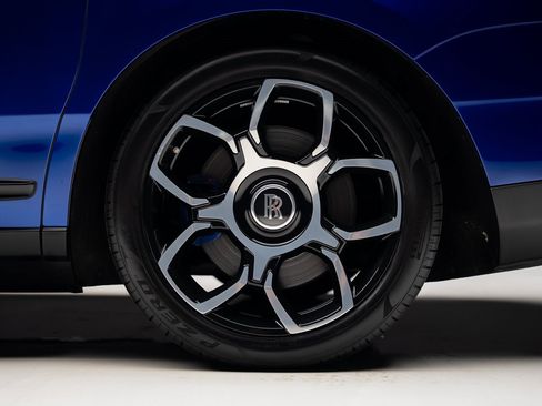 Used 2021 Rolls-Royce Cullinan Black Badge image 20