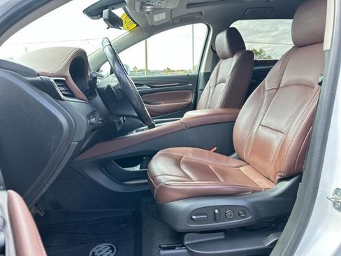 Used 2020 Buick Enclave Avenir w/ Avenir Technology Package AWD/4WD image 34
