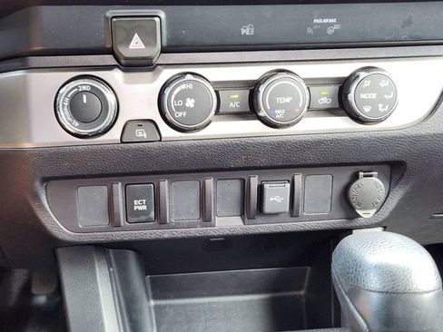 Used 2020 Toyota Tacoma SR AWD/4WD image 25