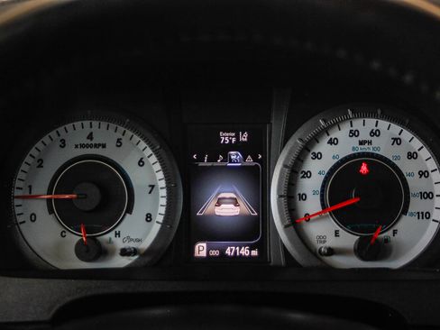 Used 2020 Toyota Sienna SE w/ Carpet Mat Package image 22