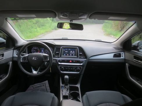 Used 2018 Hyundai Sonata SE FWD image 8