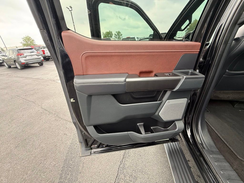 Used 2021 Ford F150 Lariat w/ Equipment Group 502A High AWD/4WD image 18