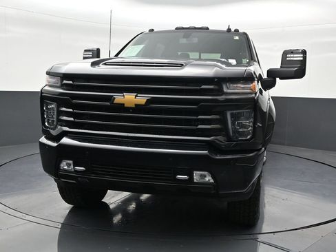 Used 2022 Chevrolet Silverado 2500 High Country w/ Z71 Off-Road Package image 9