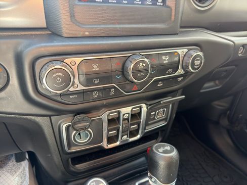 Used 2021 Jeep Wrangler Unlimited Sport S image 28