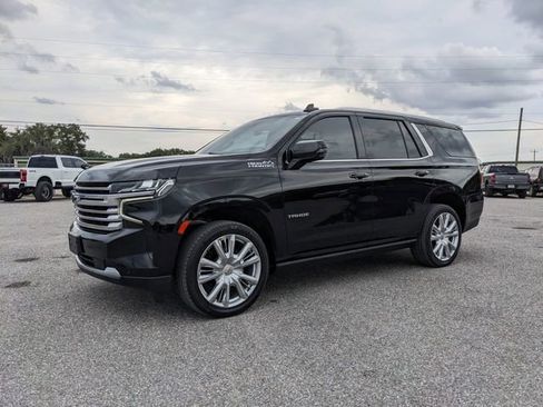 Used 2021 Chevrolet Tahoe High Country w/ Premium Package AWD/4WD image 8