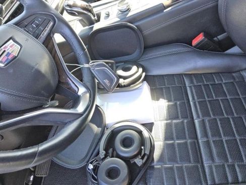 Used 2023 Cadillac Escalade ESV Sport Platinum image 7