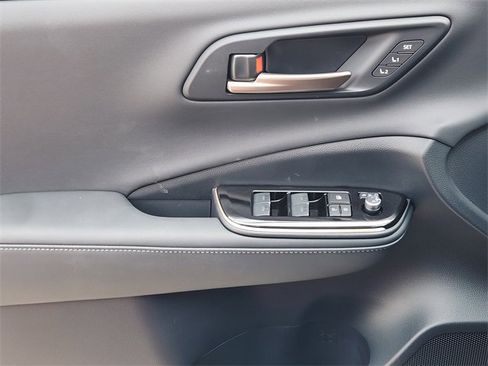 New 2025 Toyota Crown Signia image 16