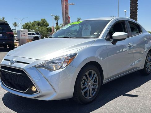 Used 2019 Toyota Yaris LE FWD image 4