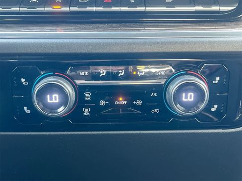 Used 2023 Chevrolet Silverado 1500 LT image 27