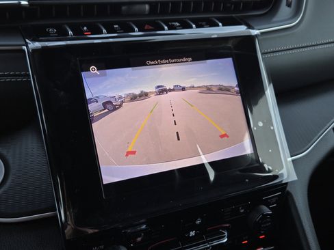 New 2025 Jeep Grand Cherokee L Altitude image 10