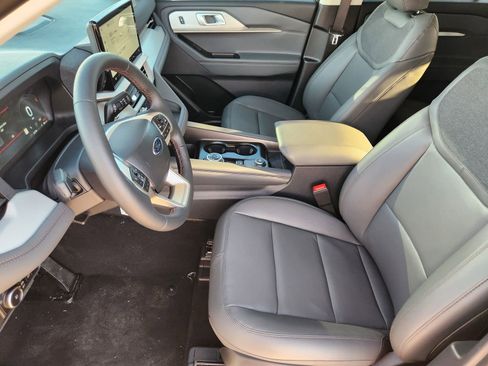 New 2026 Ford Explorer Active w/ Active Comfort Package image 13