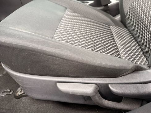 Used 2020 Nissan Versa S image 17