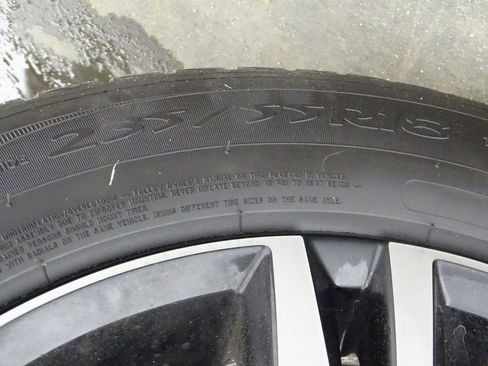 Used 2025 Volvo XC40 B5 Core image 40