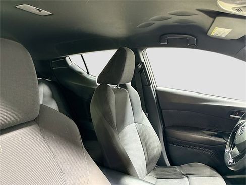 Used 2018 Toyota C-HR XLE image 26