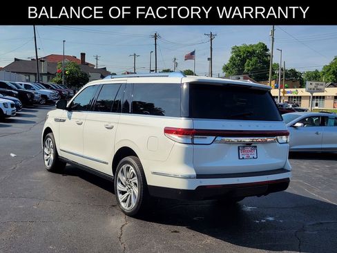 Used 2024 Lincoln Navigator L Reserve AWD/4WD image 2