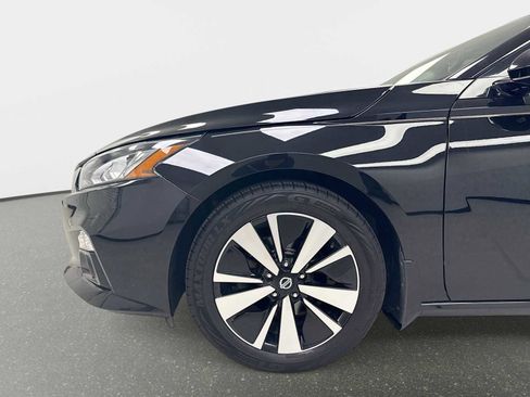 Used 2019 Nissan Altima 2.5 SV FWD image 18