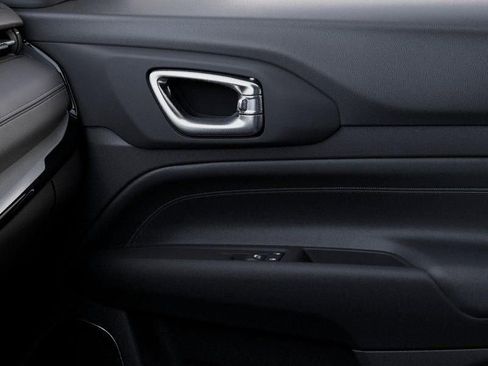 New 2025 Jeep Compass Latitude w/ Sun & Sound Group image 25