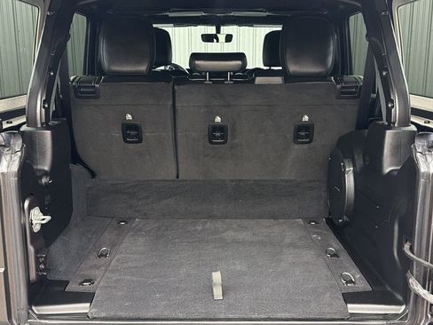 Used 2023 Jeep Wrangler Unlimited Sahara w/ Cold Weather Group image 19