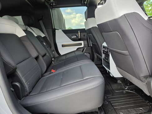 Used 2025 GMC Hummer EV 2X w/ LPO, Dark Essentials Package AWD/4WD image 37