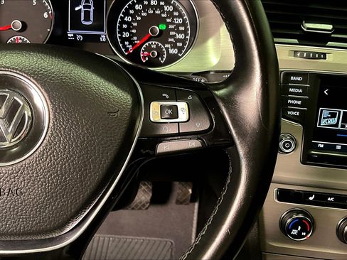 Used 2017 Volkswagen Golf S image 12