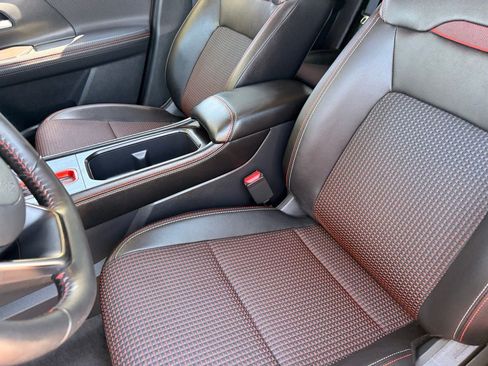 Certified 2026 Nissan Kicks SR FWD image 20