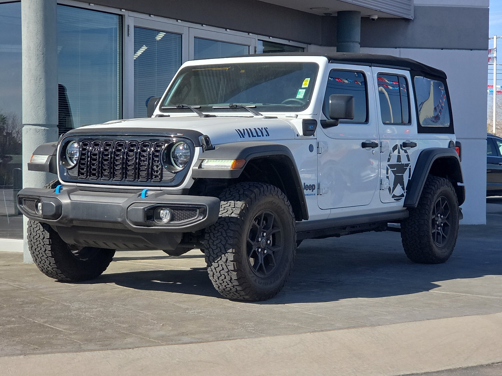 Used 2024 Jeep Wrangler Unlimited AWD/4WD image 2