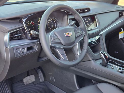Used 2026 Cadillac XT5 Luxury w/ LPO, Floor Liner Package FWD image 9