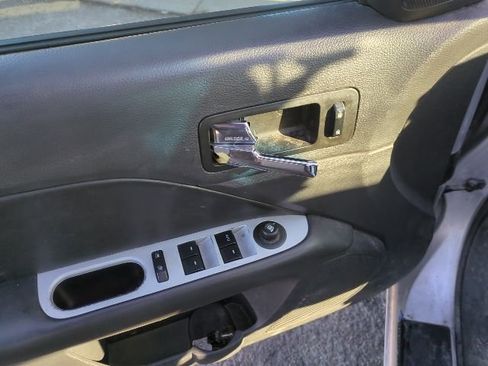 Used 2010 Mercury Milan Premier image 11