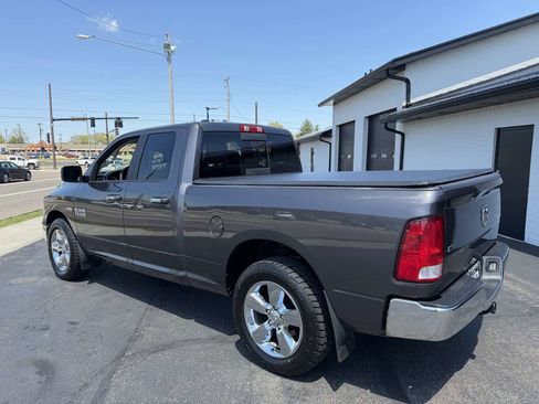 Used 2018 RAM 1500 Classic SLT AWD/4WD image 3