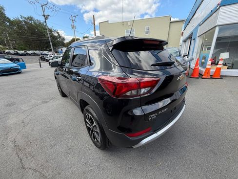 Used 2025 Chevrolet TrailBlazer LT AWD/4WD image 3