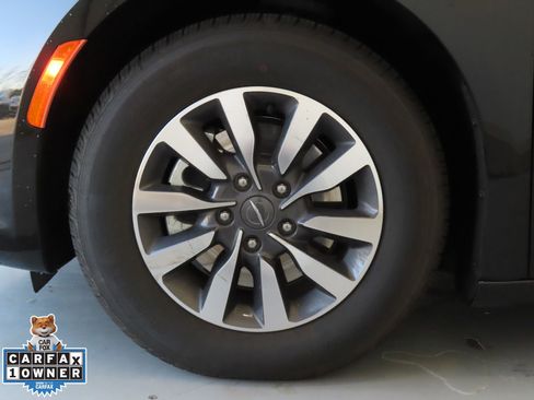 Used 2024 Chrysler Pacifica Select image 29