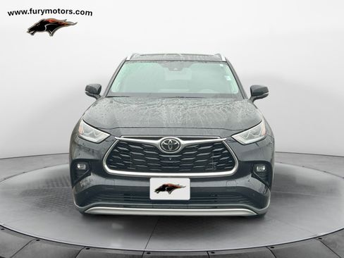 Used 2023 Toyota Highlander Platinum image 8