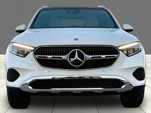 Used 2023 Mercedes-Benz GLC 300 4MATIC image 3