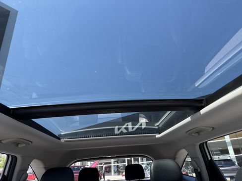 Certified 2024 Kia Sorento SX AWD/4WD image 30
