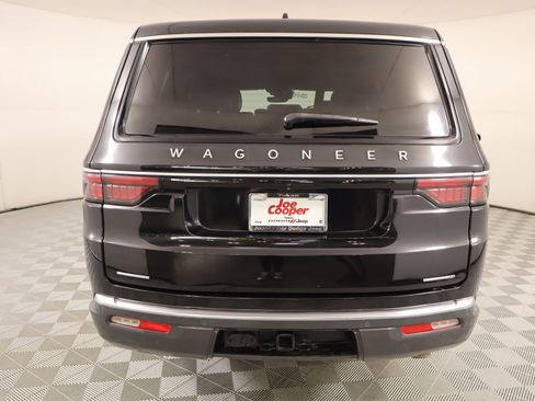 Used 2022 Jeep Wagoneer Series III w/ Premium Group I image 25
