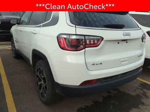 Used 2024 Jeep Compass Limited w/ Mopar Graphics Package image 4