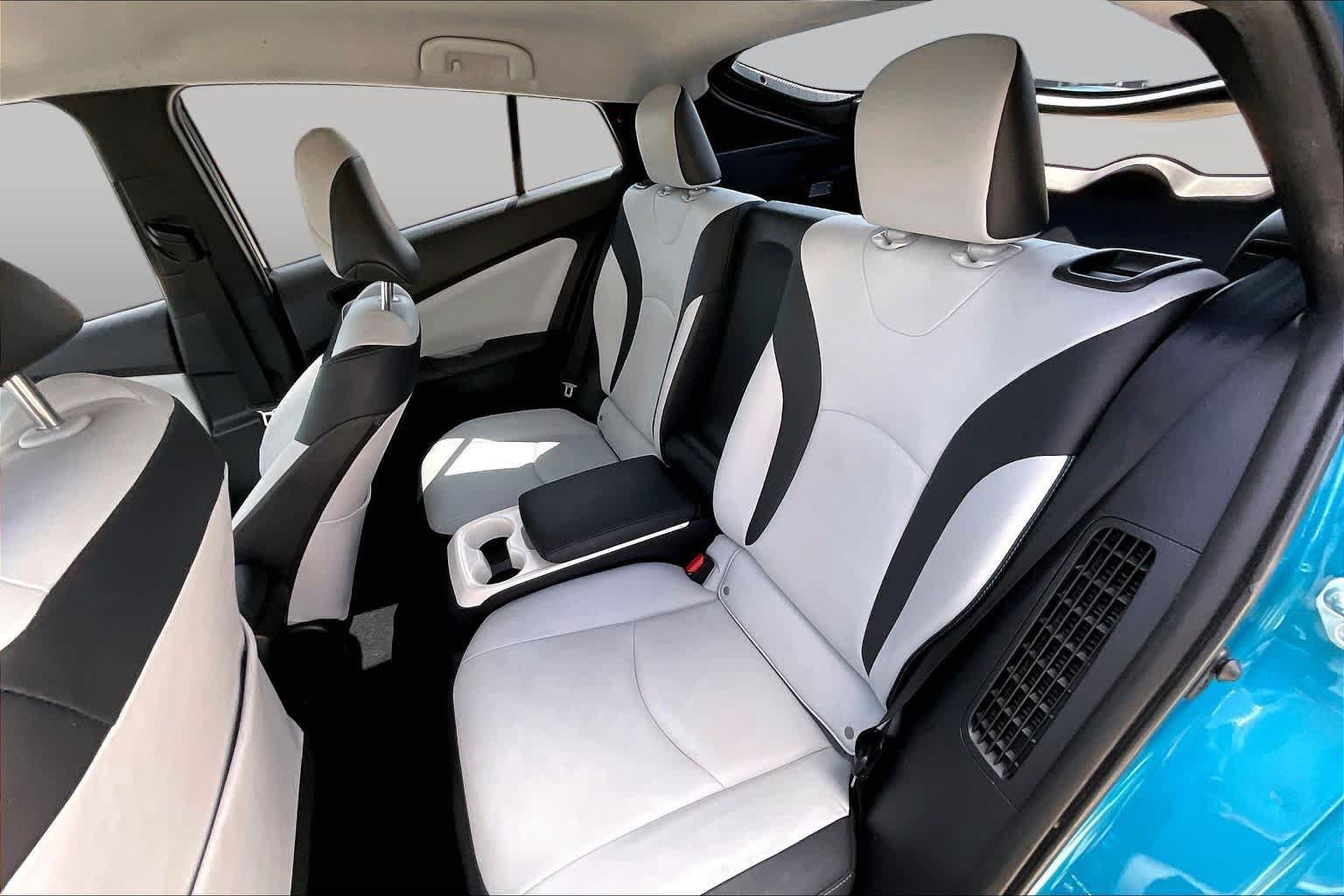 Used 2017 Toyota Prius Prime Advanced w/ Preferred Accessory Package FWD image 20