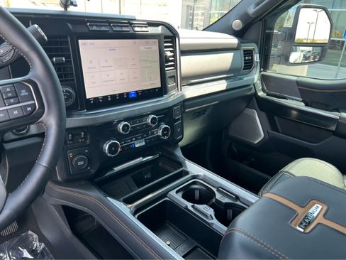 Used 2024 Ford F350 Platinum AWD/4WD image 36