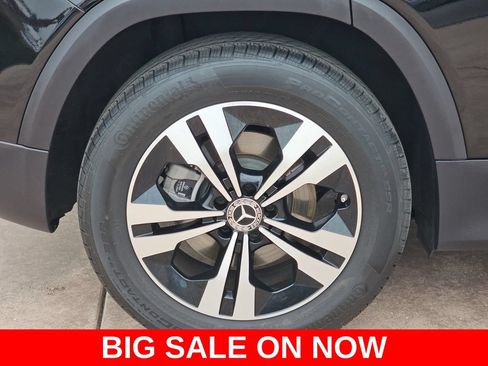 Used 2025 Mercedes-Benz GLB 250 image 37