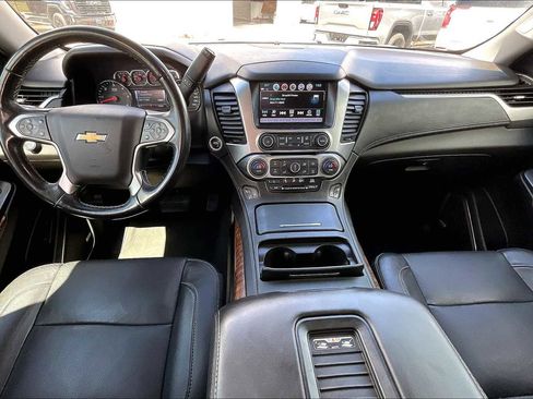 Used 2019 Chevrolet Suburban Premier image 14