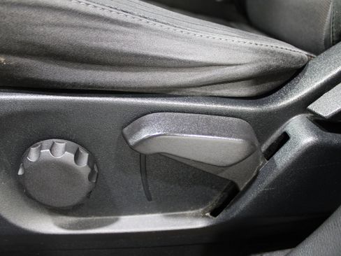 Used 2015 Ford Edge SE image 4