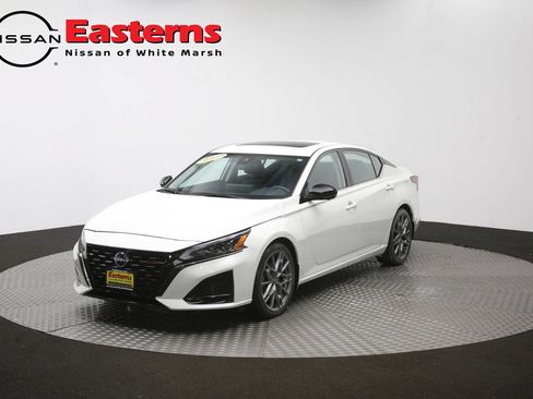 Used 2024 Nissan Altima 2.0 SR FWD image 53