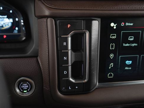 Used 2022 GMC Yukon XL Denali AWD/4WD image 25