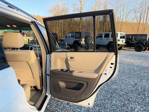 Used 2006 Toyota Highlander 2WD image 14